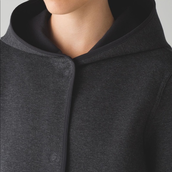 lululemon City Bound Wrap *Reversible* - Picture 5 of 13